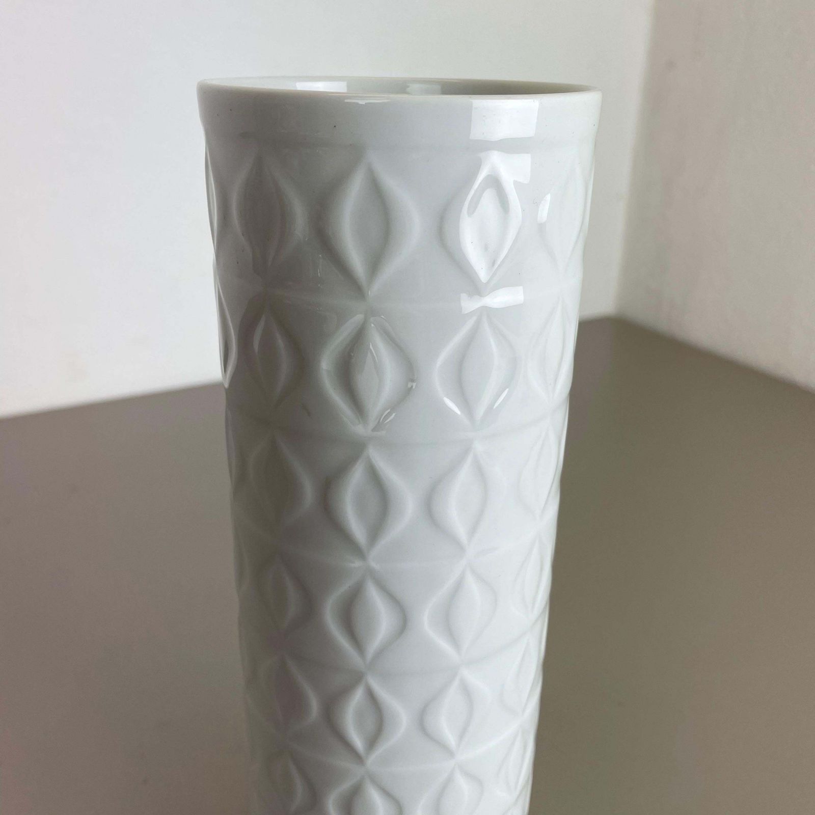 Large 1970s Op Art Biscuit Porcelain German Vase Made By Ak Kaiser, Germany photo vintage
