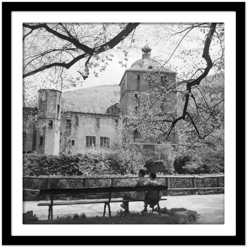 Karl Heinrich Lämmel Couple On Bench At Heidelberg Castle, Germany 1936, Printed Later 1936/2021 photo Art