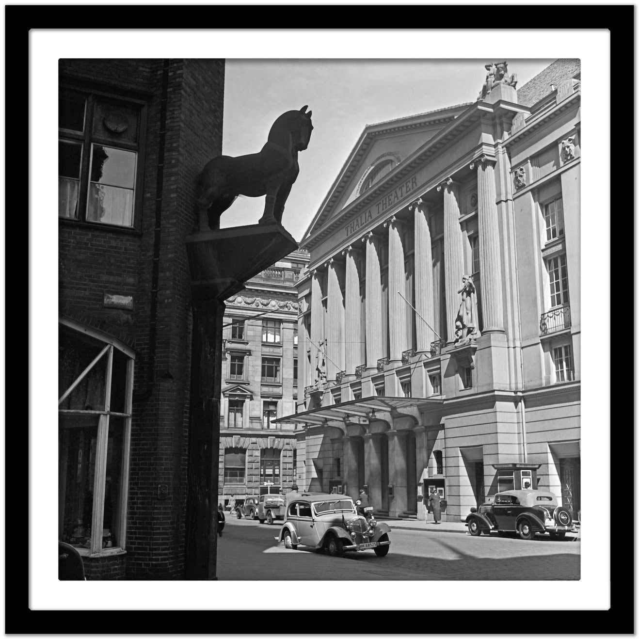 Karl Heinrich Lämmel Hamburg Thalia Theatre Cars And Horse Sculpture, Germany 1938 Printed Later 1938/2021 photo Art