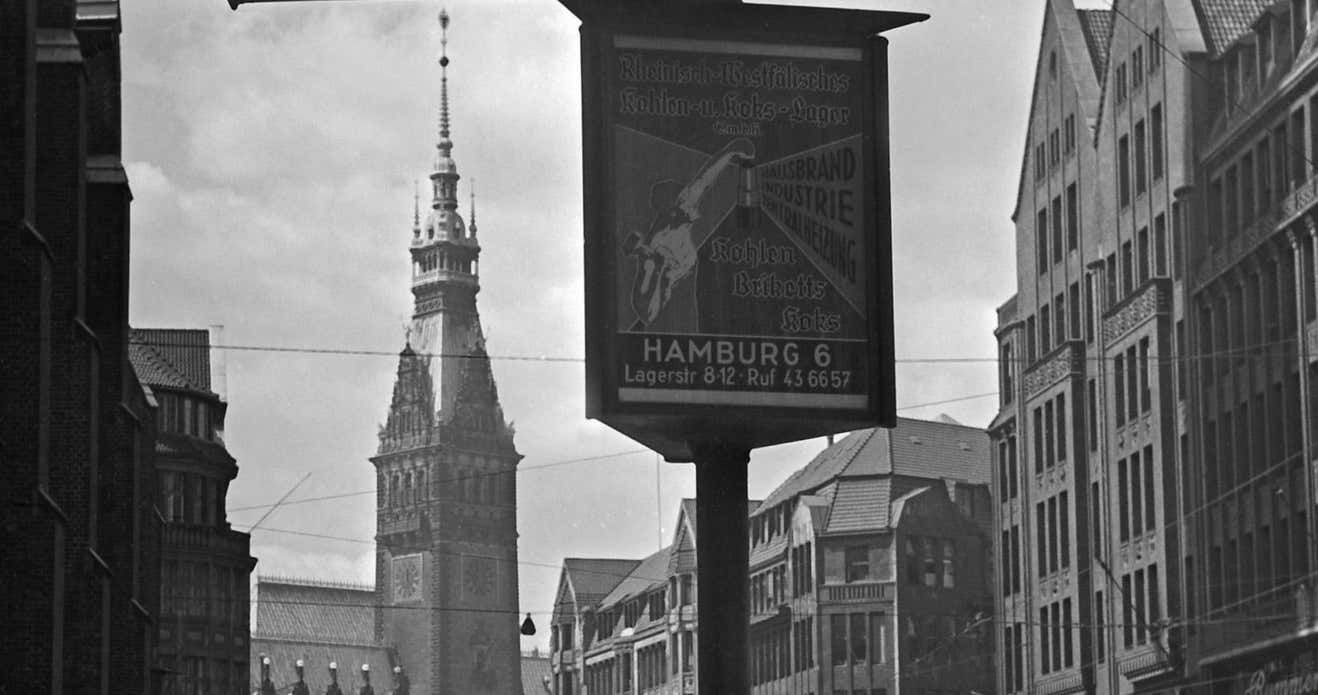 Karl Heinrich Lämmel Moenckebergstrasse Cars People City Hall, Hamburg Germany 1938 Printed Later 1938/2021 photo furniture