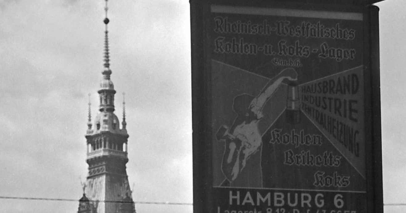 Karl Heinrich Lämmel Moenckebergstrasse Cars People City Hall, Hamburg Germany 1938 Printed Later 1938/2021 photo for sale