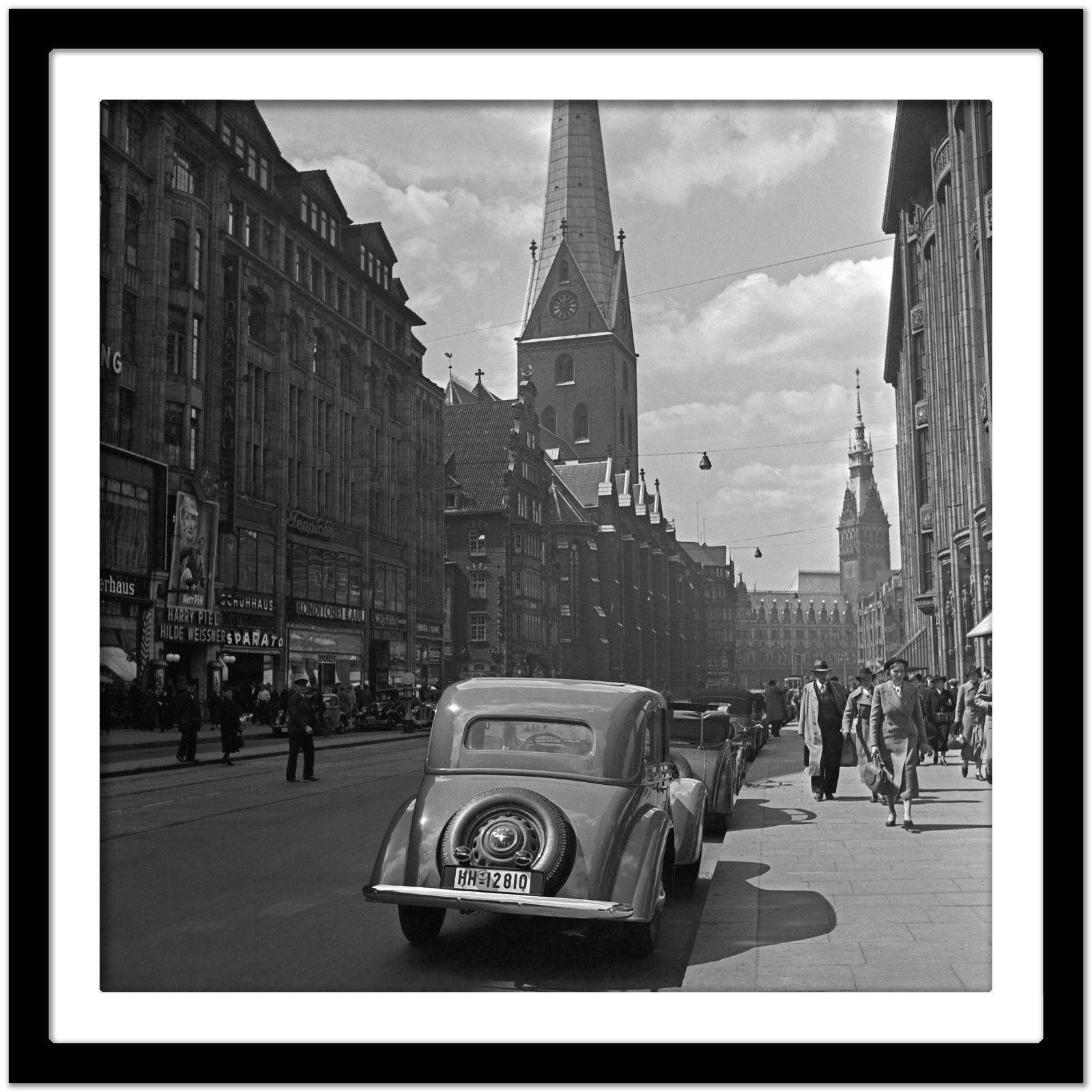 Moenckebergstrasse Hamburg With Cars And People, Germany 1938, Printed Later photo Art