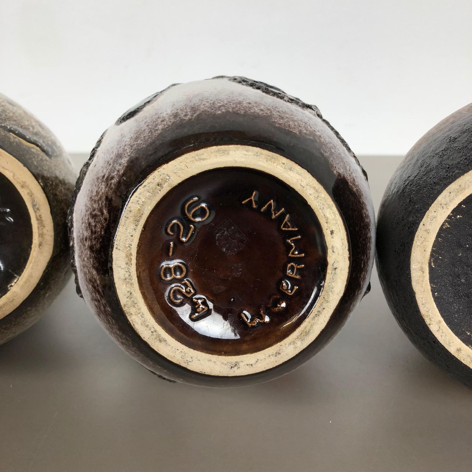 photo vintage Set Of Three 1970s Pottery Fat Lava "Vienna" Vases Made By Scheurich, Germany