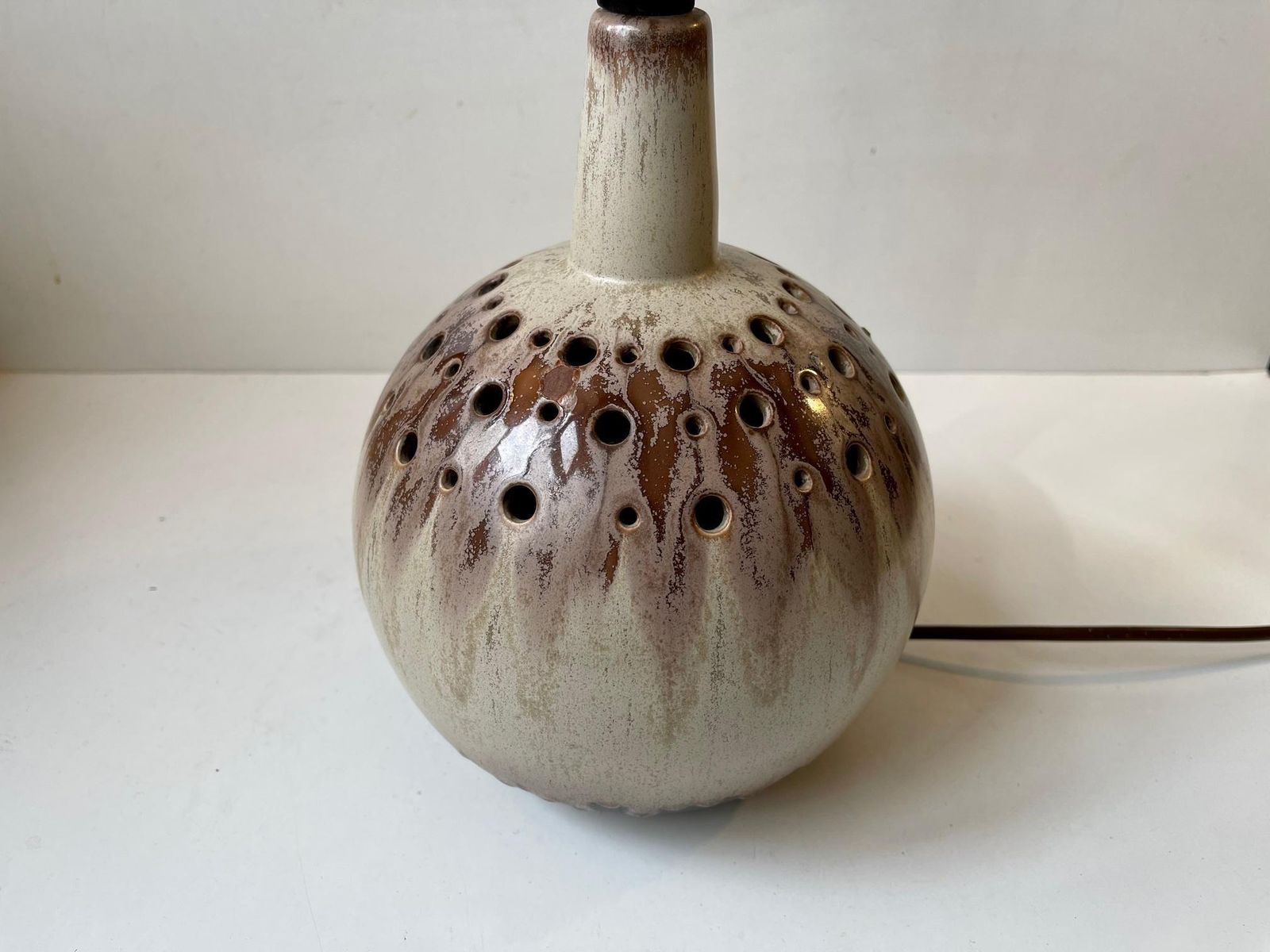 Spherical Scandinavian Modern Pottery Table Lamp, 1970s photo vinterior