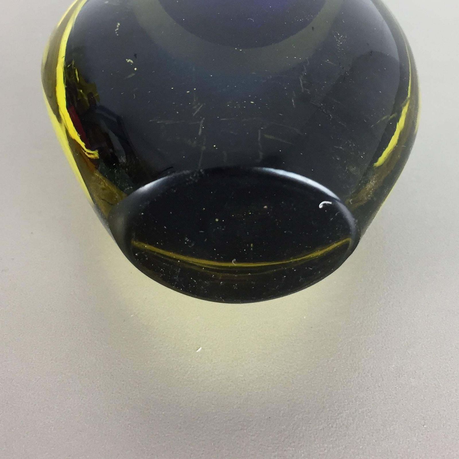 photo furniture Small 1960s Murano Glass Sommerso Single Stem Vase By Flavio Poli, Italy