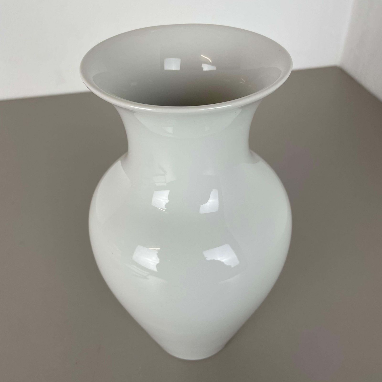Small Op Art Vase Porcelain German Vase By Kpm Berlin Ceramics Germany 1960 photo 482.0