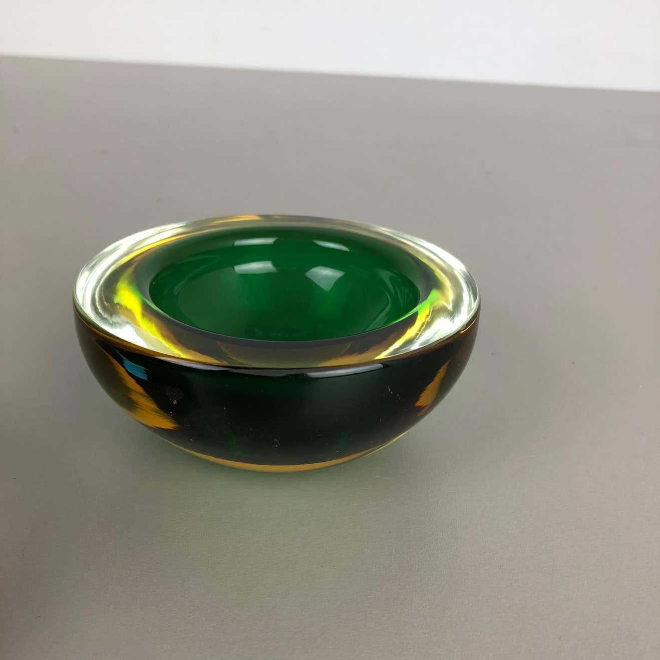 Set Of 2 Murano Glass Sommerso Bowl Shells Ashtray Element, Italy, 1970s photo 655.0