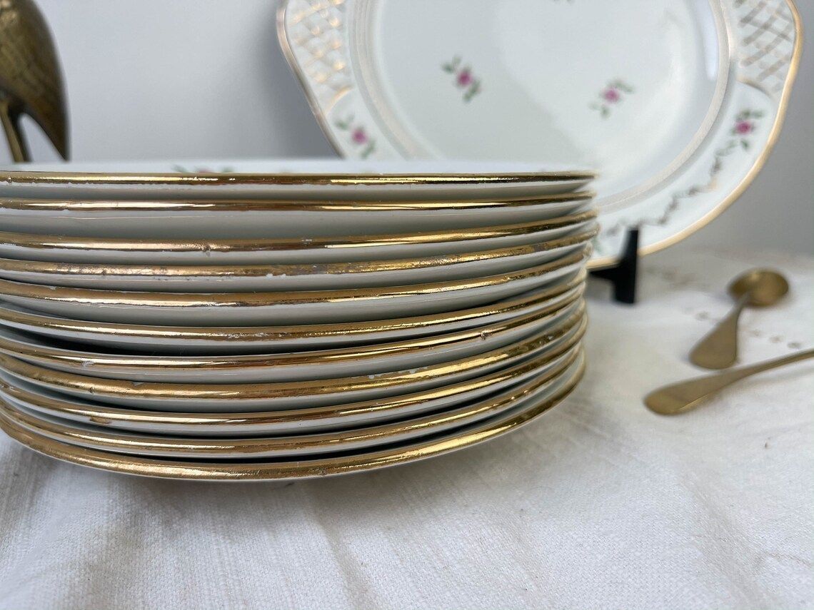 Porcelain Dessert Service L’amandinoise Made In France ~ White Porcelain Service With Small Flowers Pattern ~ Porcelain Cake Dish ~ Pie Dish photo vinterior