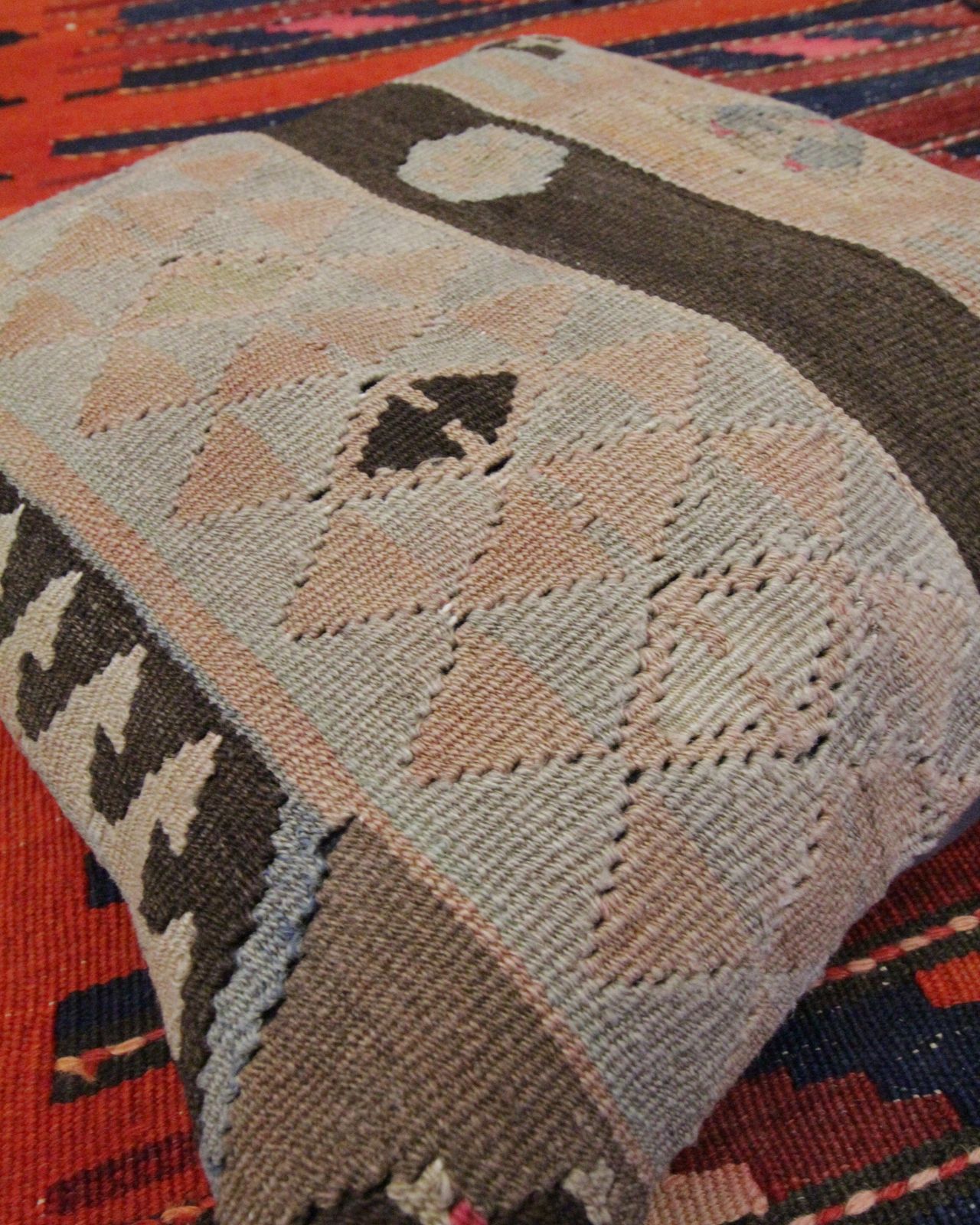 Traditional Geometric Kilim Cushion Cover Handmade Wool Scatter Pillow  40x40cm photo 50.0