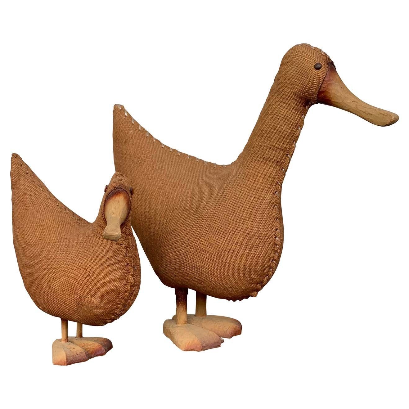 Paire de canards en osier tressé mid-century, détails en bois photo furniture