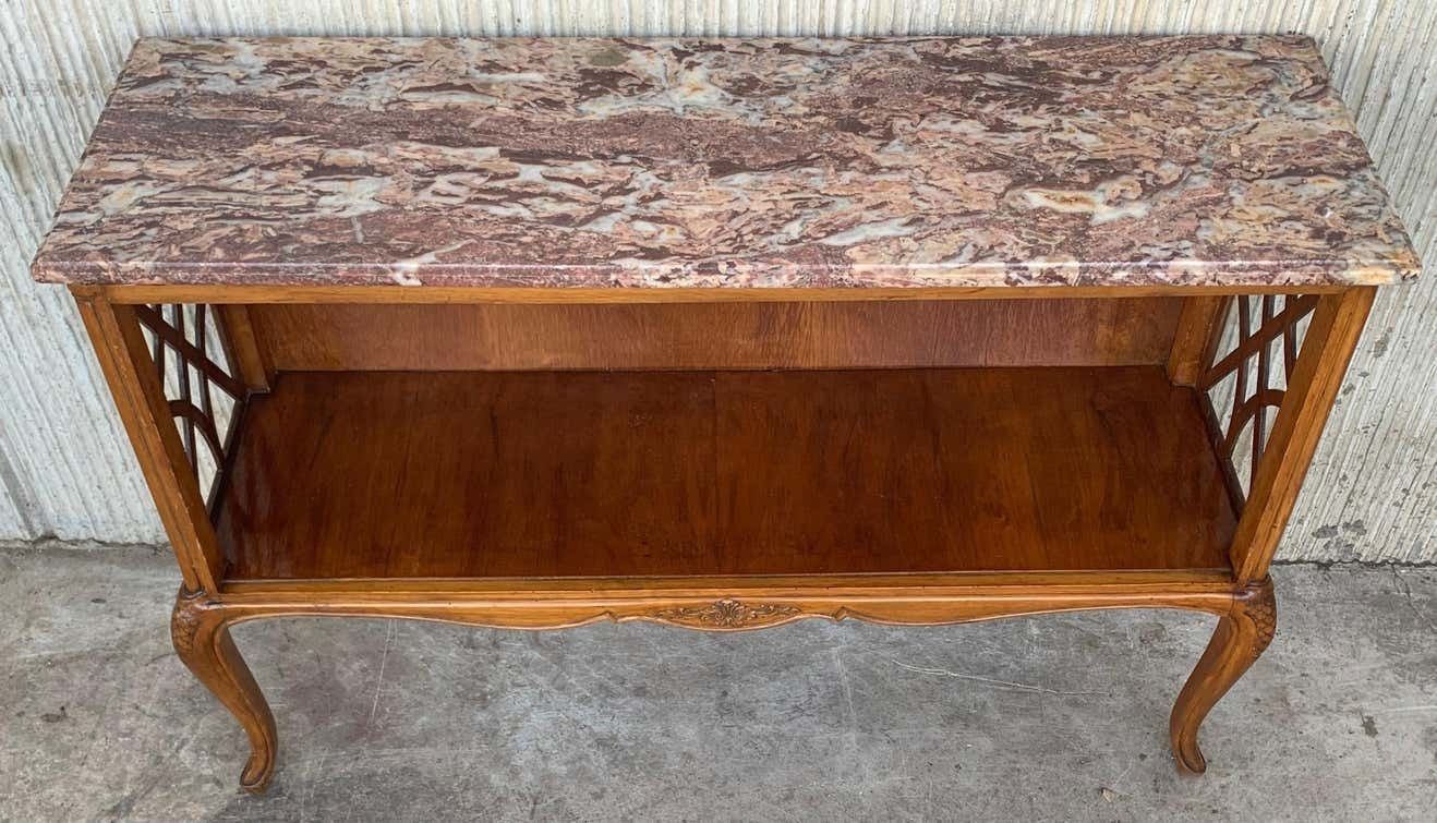 photo furniture Paire de tables servantes françaises en chêne sculpté à panneaux et étagère ouverte