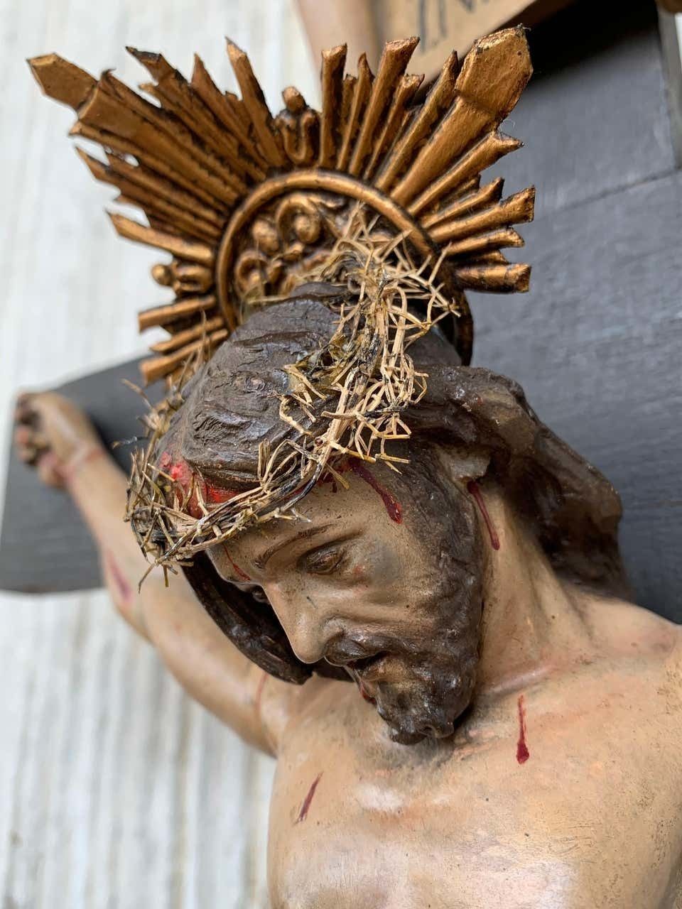 photo buy Crucifix en bois sculpté à la main Art Déco, corpus du Christ en bronze