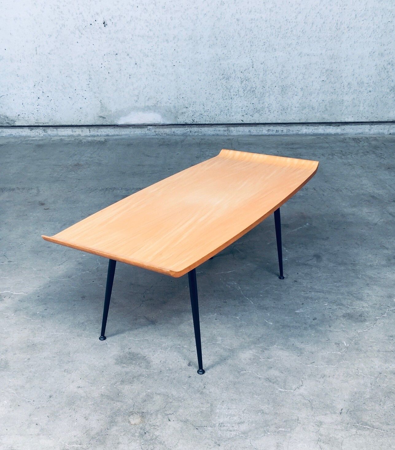Mid Century Modern Design Salontafel, Jaren 1950, België photo buy