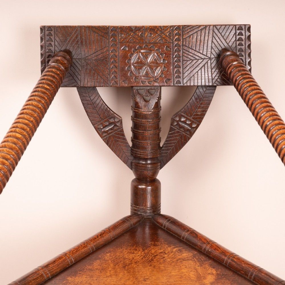photo vinterior Ladies & Gents Pair Of 19thc 'Old Saxon' Turned Oak Chairs