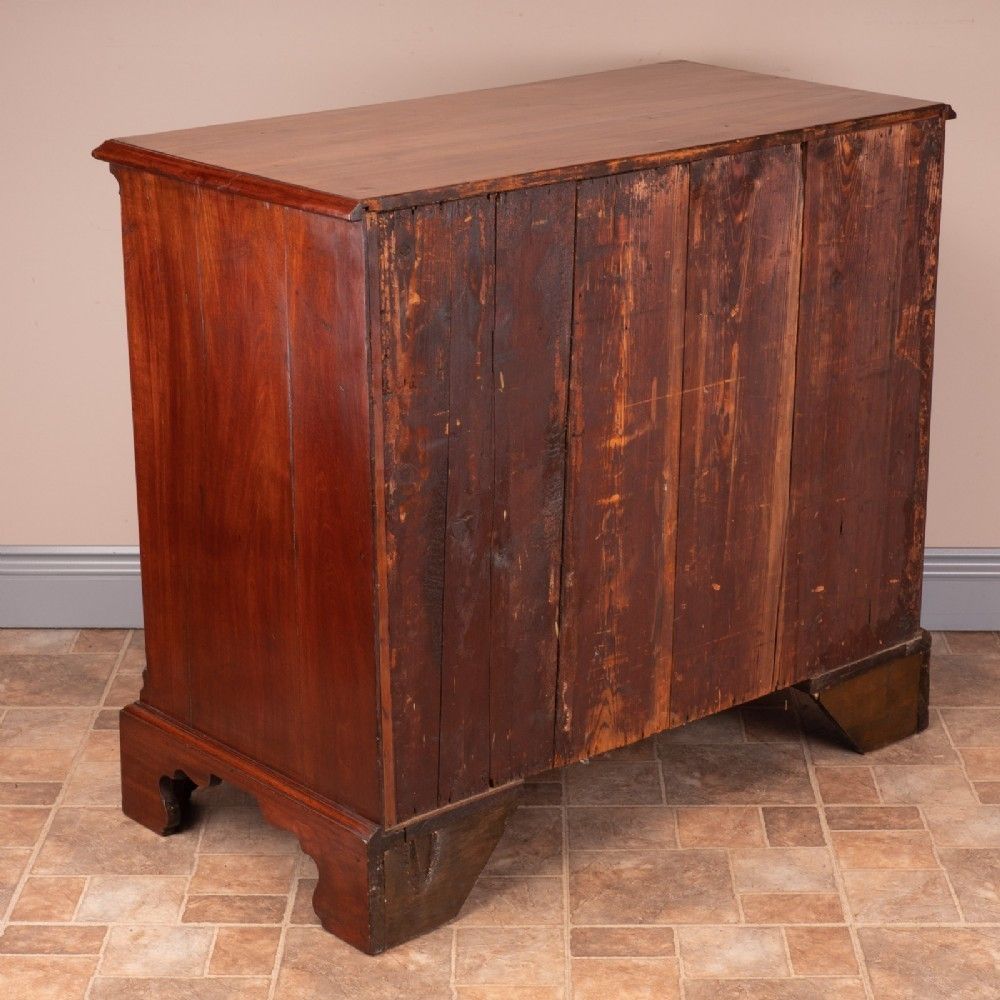 photo vinterior Small 19thc Mahogany Chest Of Drawers