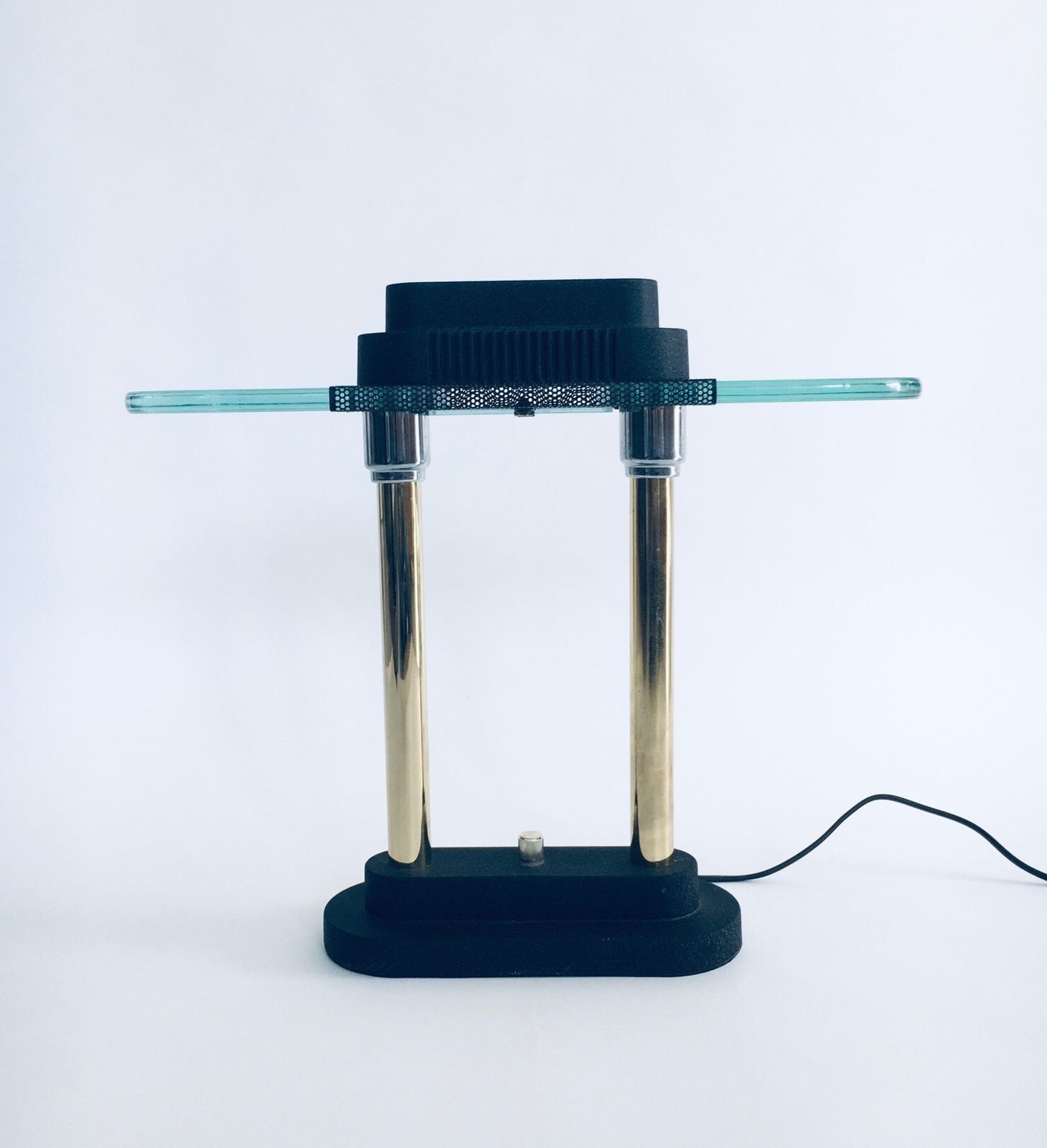 Bureaulamp In Memphis Stijl Met Architectonisch Ontwerp, Jaren 1980