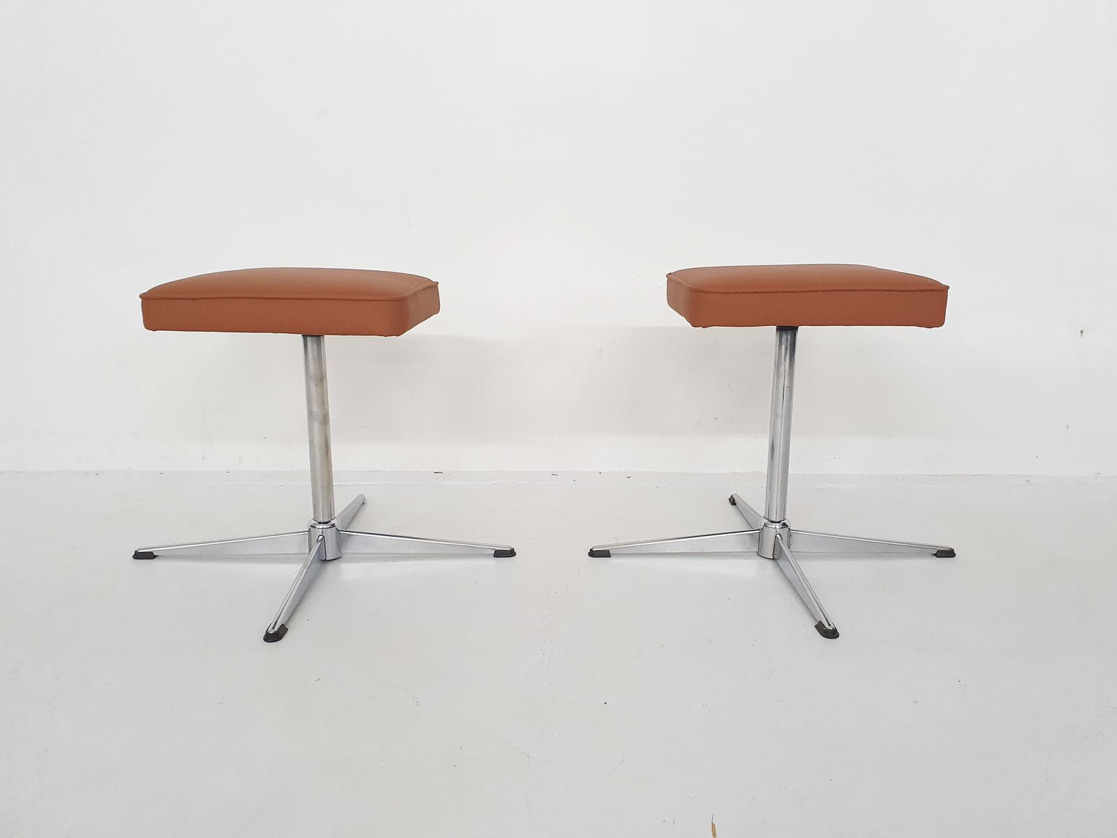 Set Of Two Mid Century Swivel Stools, Attrb. Brabantia, The Netherlands photo 451.776