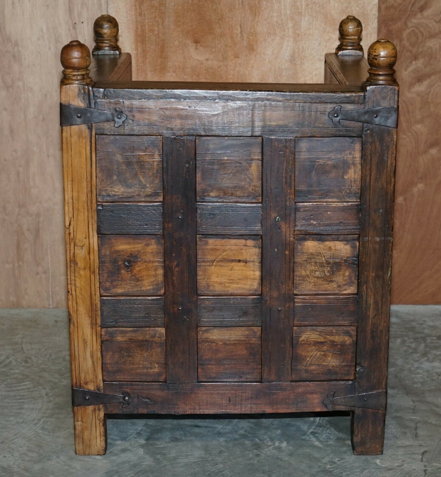 Stunning Suite Of Antique Anglo Indian Circa 1880 Oak & Iron Bound Hall Seats photo vintage