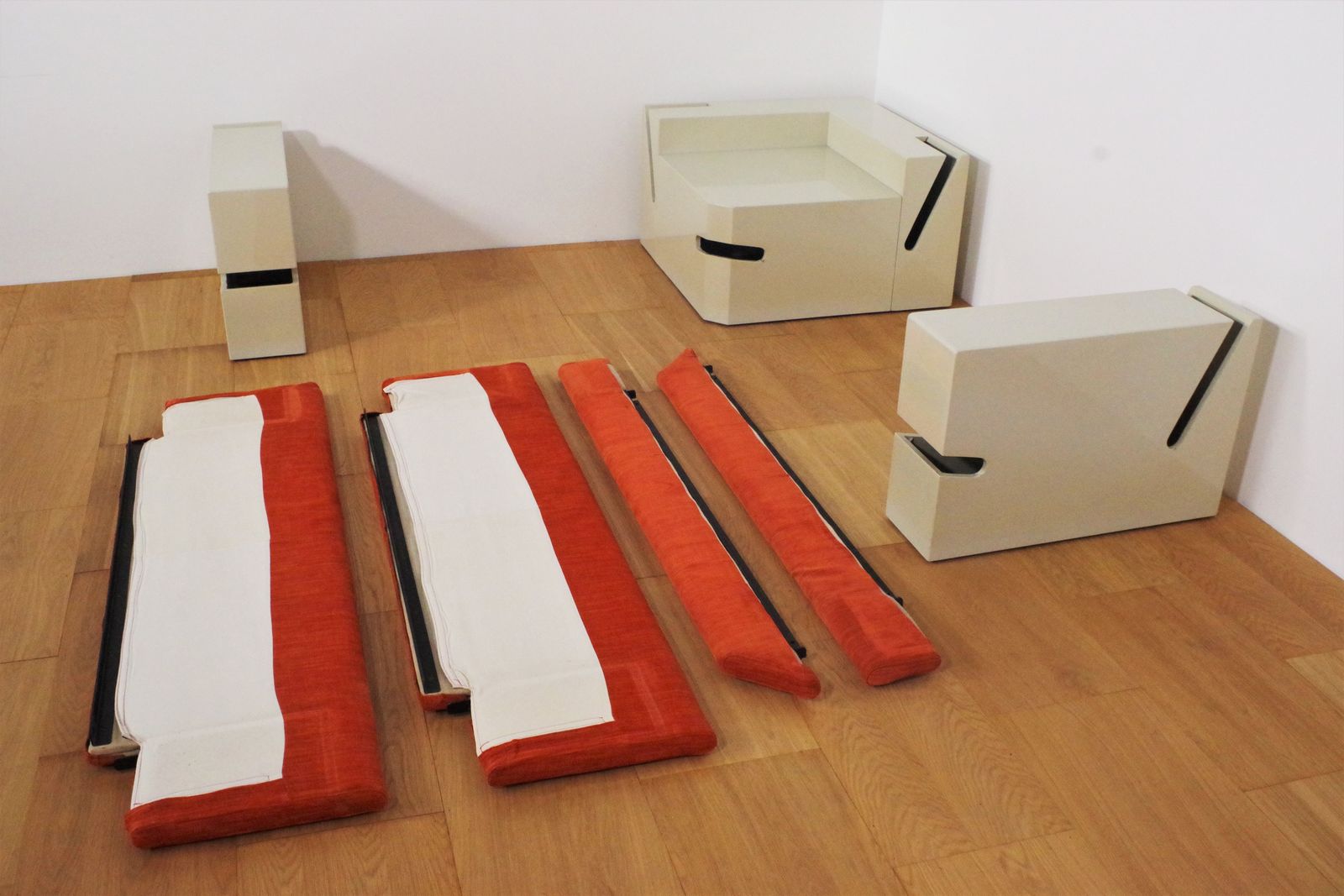 White Lacquered Modular Sofa With Orange Fabric, Set Of 17 photo for sale