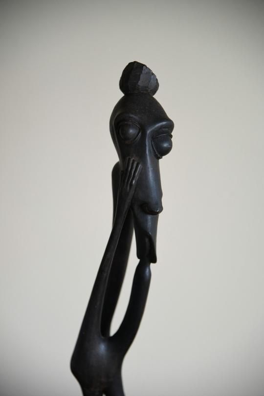 Makonde Shetani Sculpture, African photo vinterior