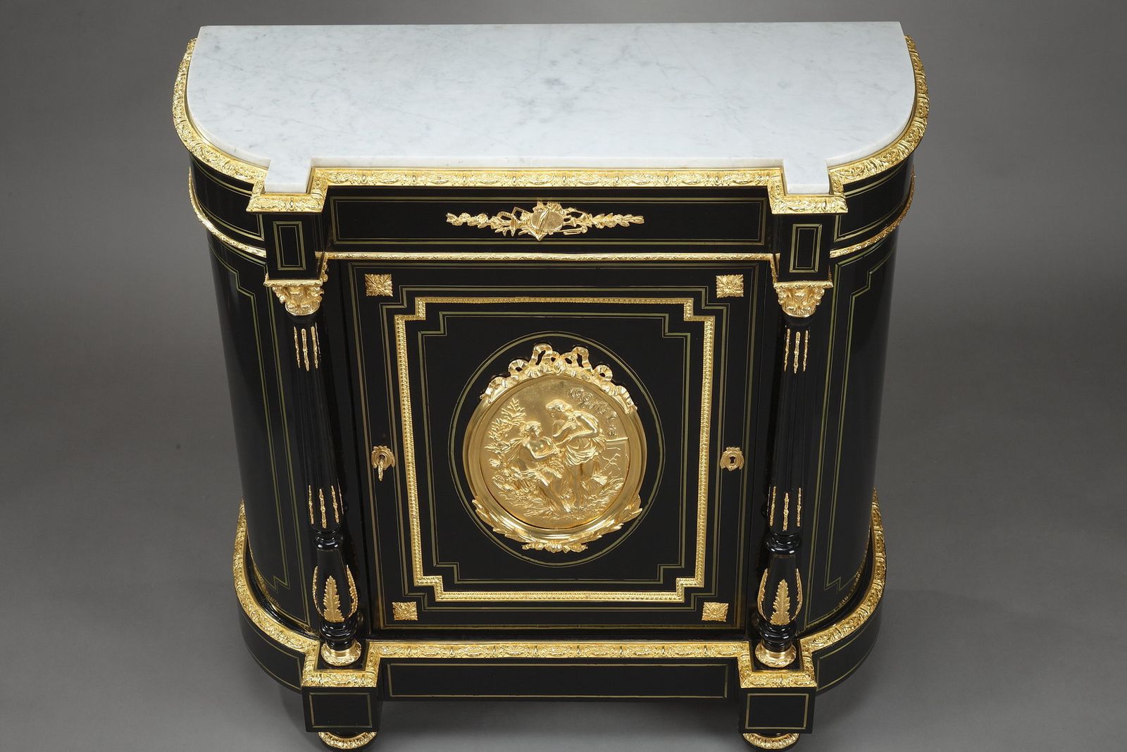 Buffet Napoléon III en bois noirci et bronzes dorés photo 8115.0