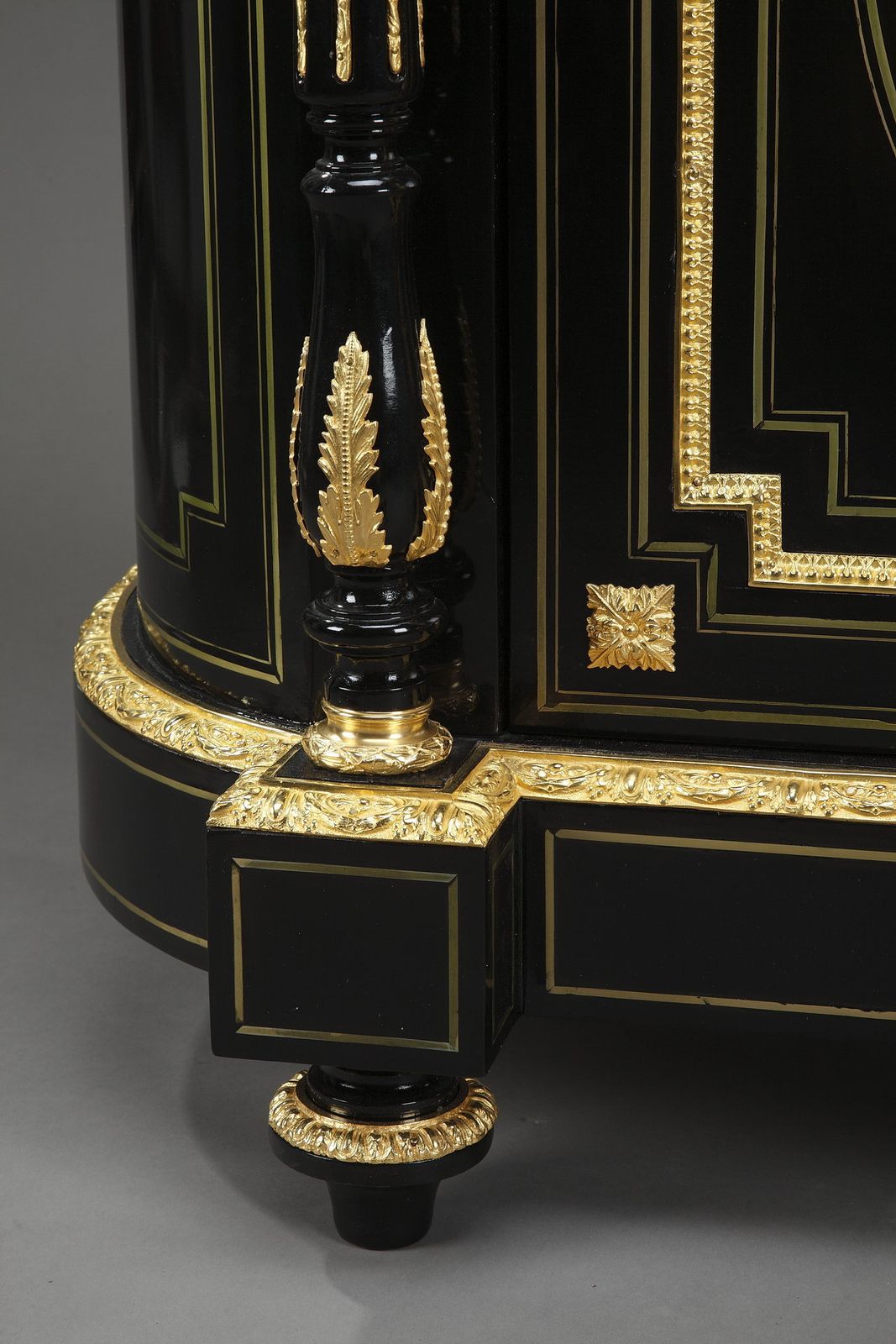 photo vinterior Buffet Napoléon III en bois noirci et bronzes dorés