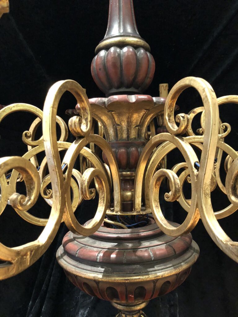 English Wooden Chandelier photo vinterior