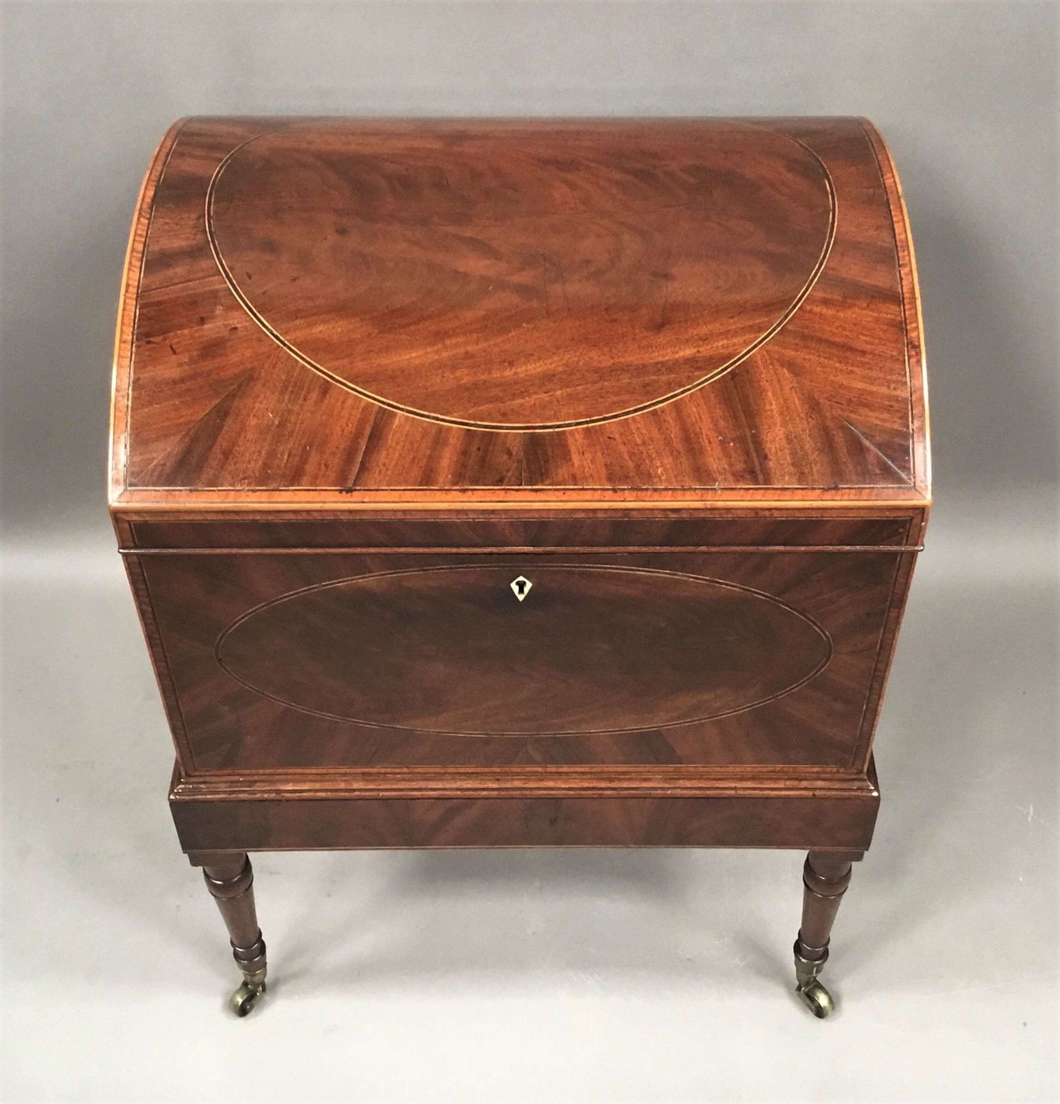A Fine George III Sheraton Mahogany Cellarette photo Home Decor