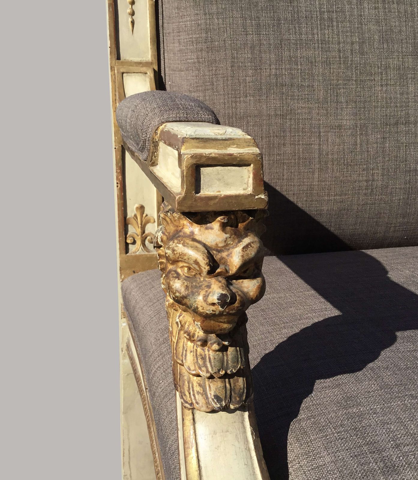 photo furniture C19th Italian Neoclassical Settee Sofa