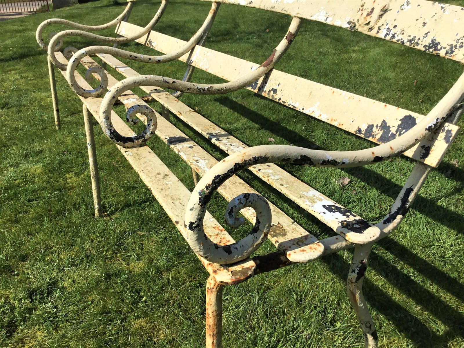 photo furniture C19th Iron Four Seater Garden Seat Bench