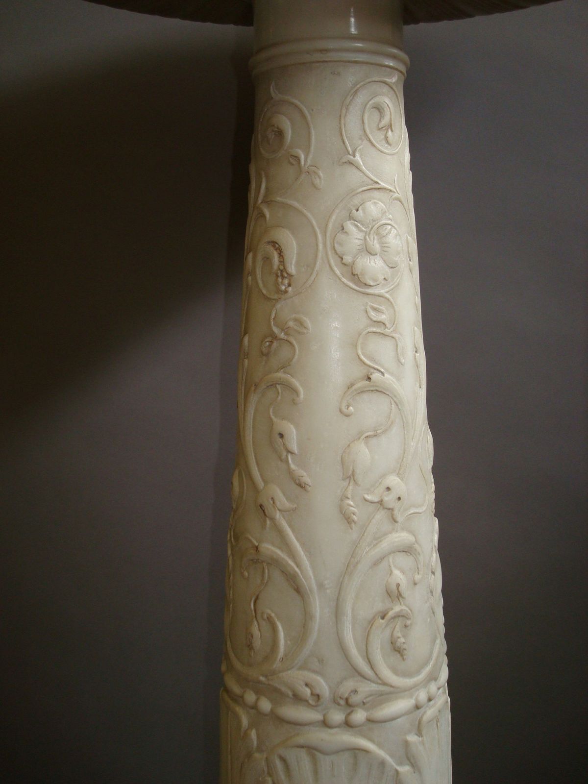 C19th Carved Marble Tazza On Pedestal photo vinterior