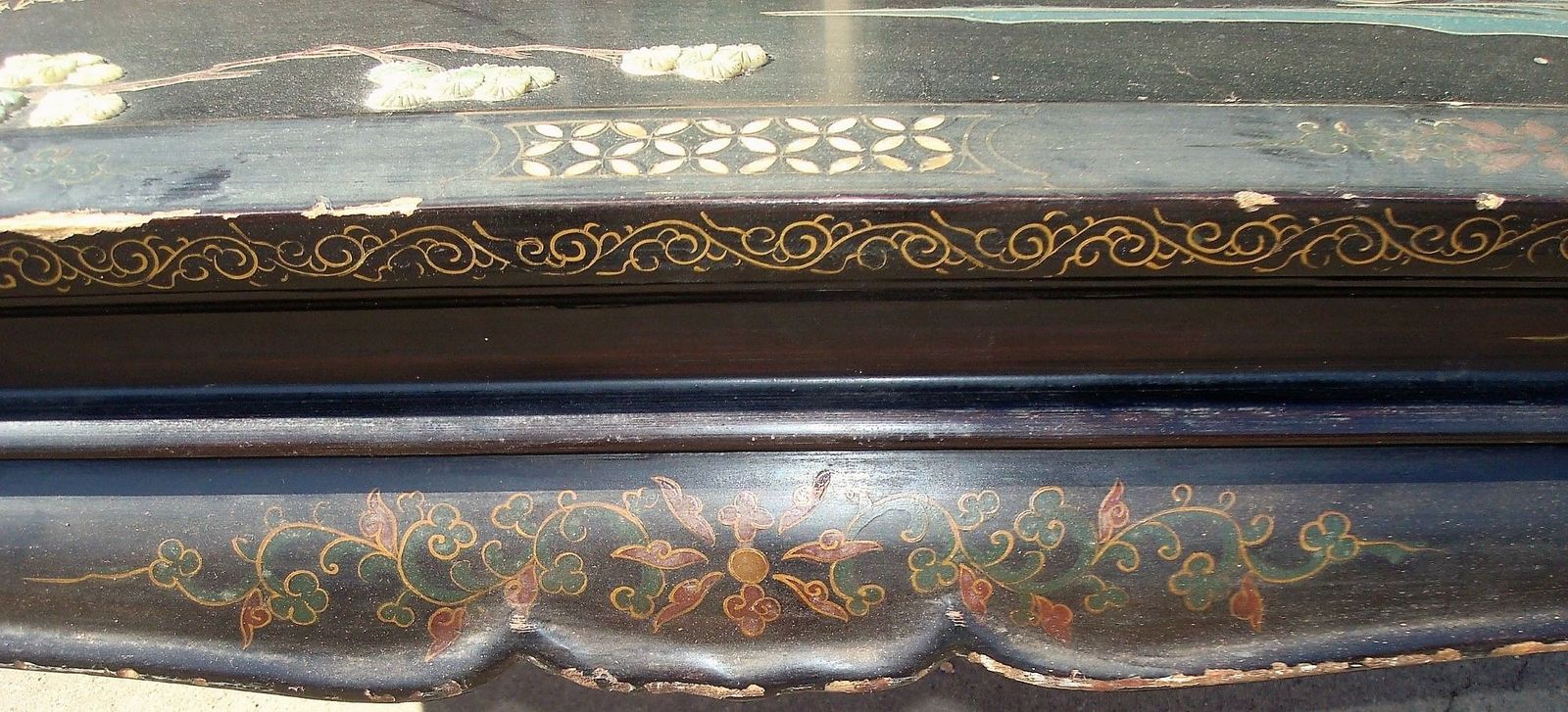 C20th Chinese Black And Gilt Lacquered Low Table photo vintage