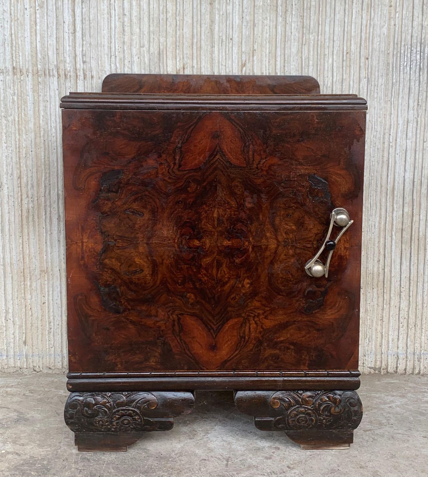 Paire de cabinets de chevet Art déco, piétement ébénisé sculpté photo furniture