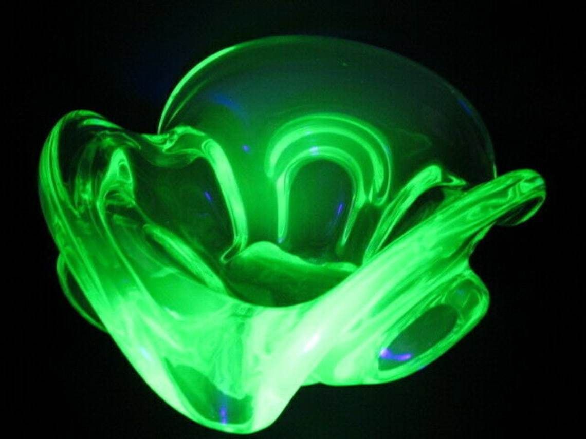 Vibrant Murano Art Glass Fluorescent Freeform Bowl Lime, Green C50/60s Uv photo buy
