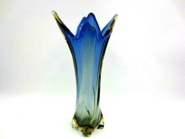 Czech Sommerso Ribbed And Twisted Leaf Vase Blues In Amber Collectible Glass