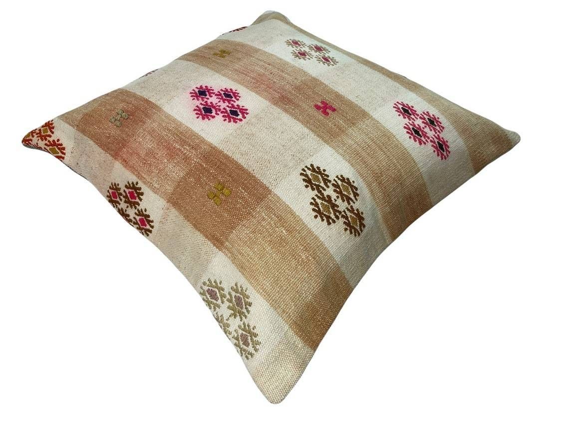 Tapis Kelim Kilim Pillow Cover ,Vintage Meditation Bench Kelim Teppich Boho Kilim photo furniture
