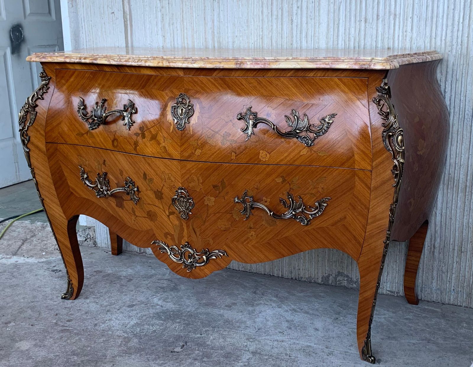 French Louis XV Style Fine Kingwood And Marquetry Ormolu Mounted Bombe Commode photo buy