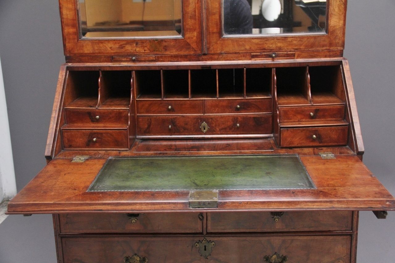 Early 18th Century Walnut Bureau Bookcase photo vinterior