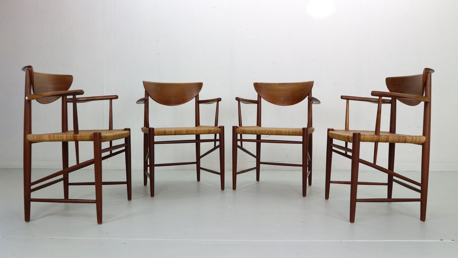 Peter Hvidt & Orla Mølgaard Nielsen Set Of 4 Armchairs No 317, Denmark 1950 photo vinterior