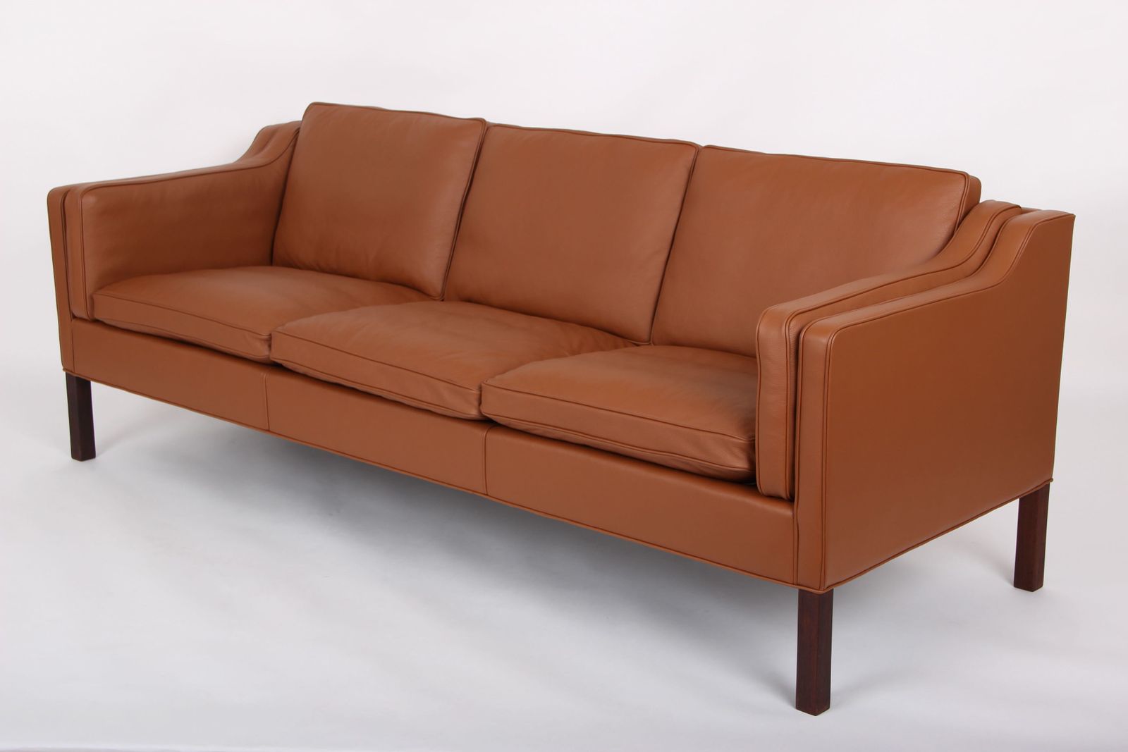 Børge Mogensen, 3 Seat Modell 2213. Brown Leather. Restored. photo vintage