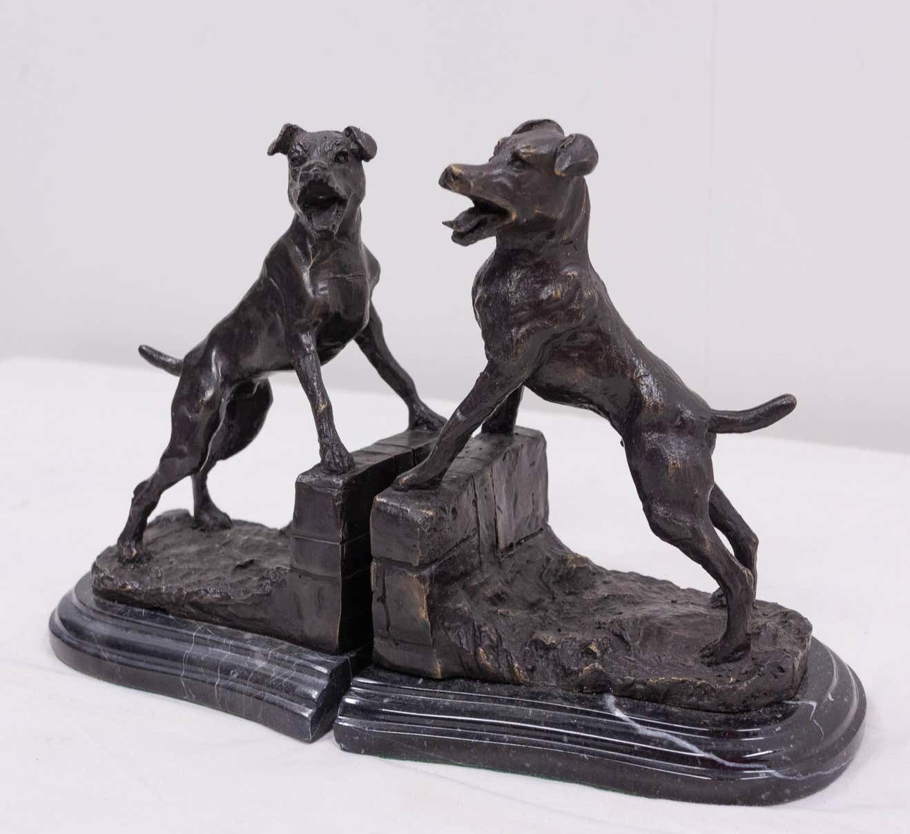 Paire de serre-livres en bronze et marbre, chiens aboyants, par E. Drouot, France, vers 1890 photo furniture