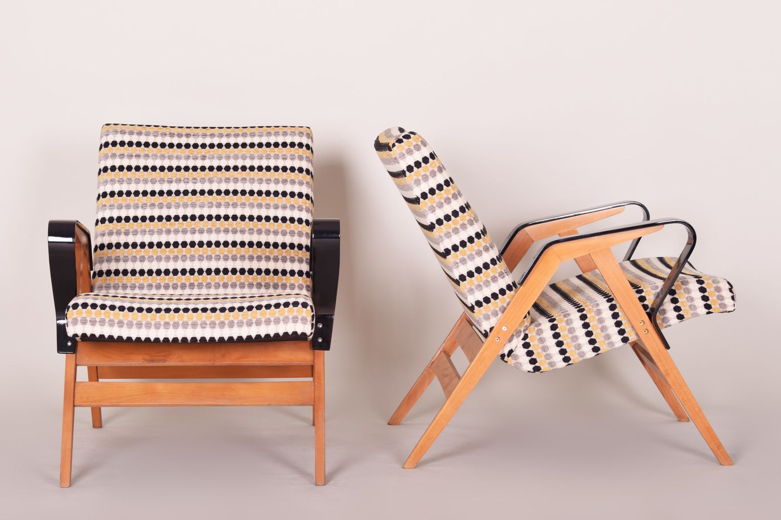 Pair Of Restored Czech Midcentury Armchairs, Tatra Pravenec, 1950s photo vinterior