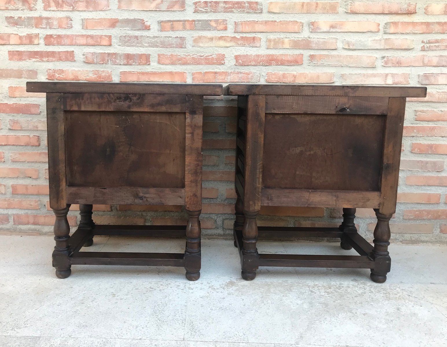 Spaanse nachtkastjes, jaren 1920, set van 2 photo furniture