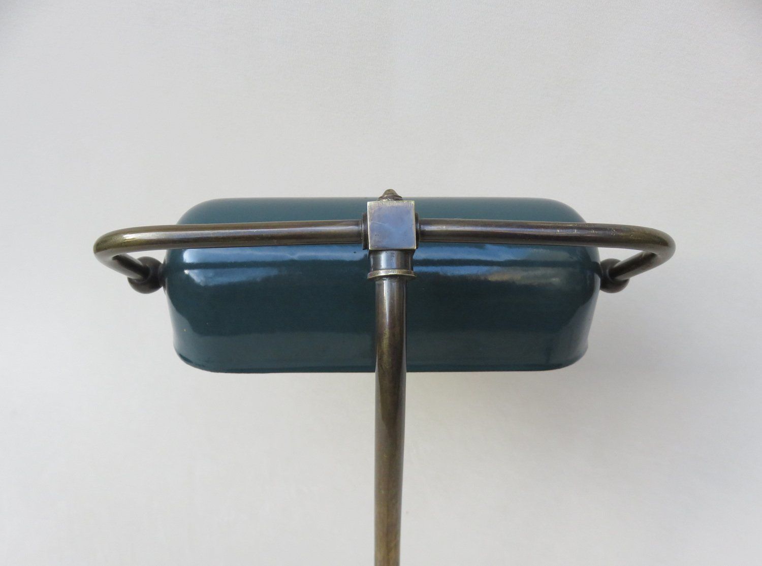 photo vinterior Art Nouveau Enameled Brass Banker's Lamp