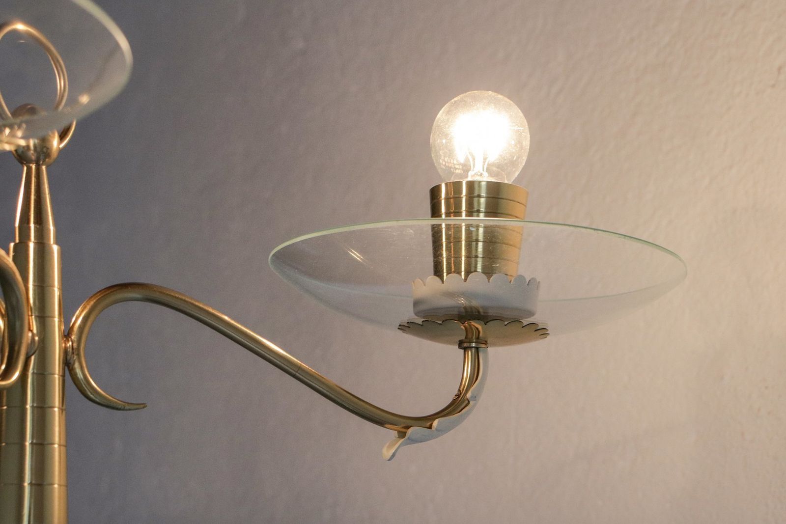 photo for sale Mid Century Italian Ash & Polished Brass Floor Lamp In The Style Of Pietro Chiesa, 1940s