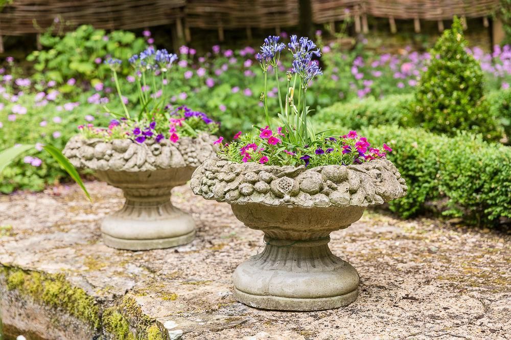 Garden Decor Garden Urns photo