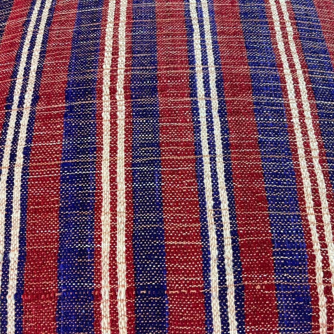 Anatolische Handgeweven Kilim Kussenhoes | Tribal Kussen | Etnische Kelim Kussenhoes | 60x60 Cm photo Textiel