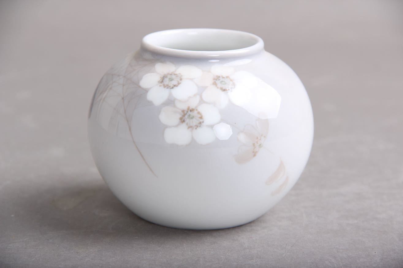 Danish Royal Copenhagen, Vase Model 814/2390. Flowers And Butterflies. photo for sale