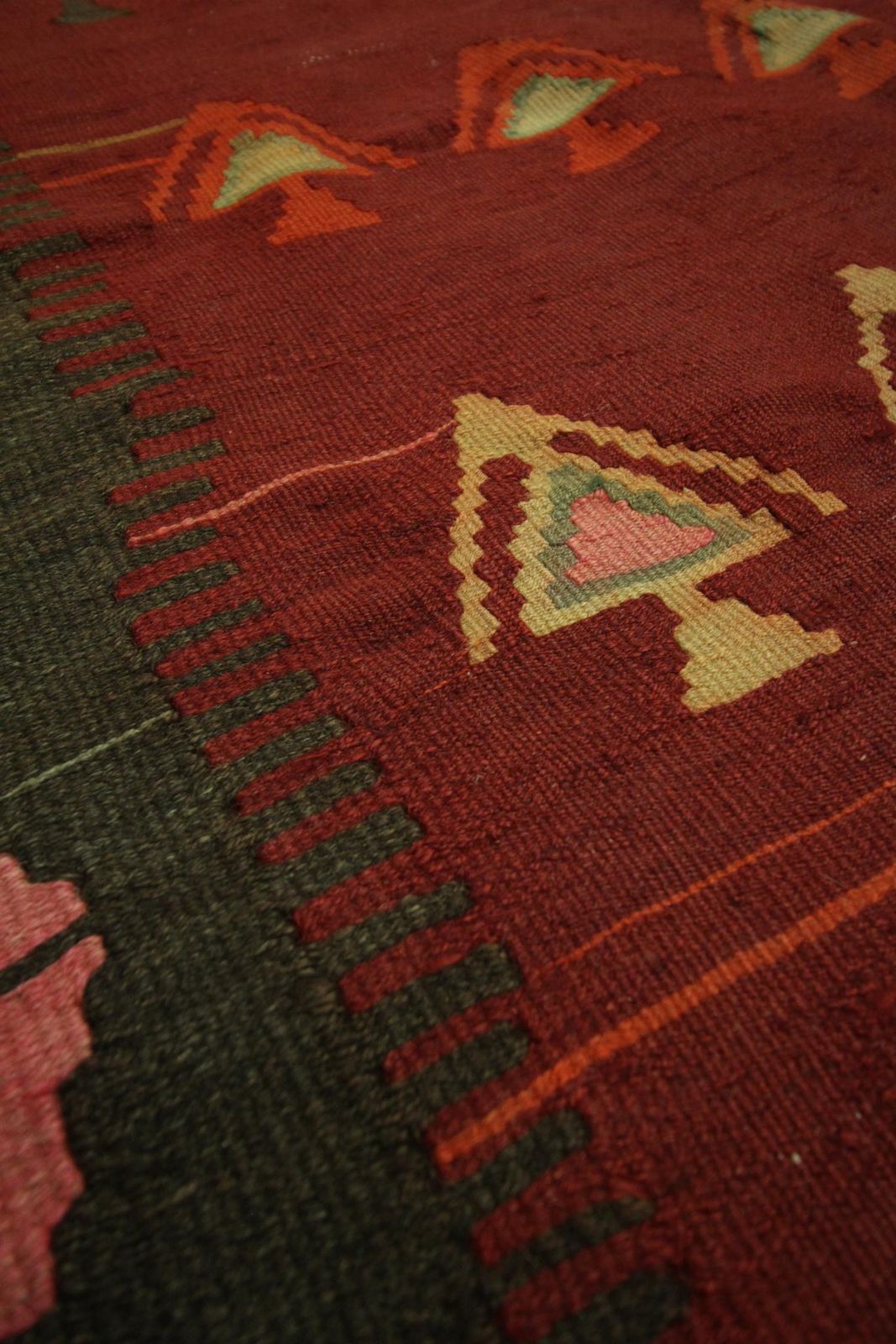 Handmade Carpet Kilim Rug, Traditional Tribal Red Wool Area Rug photo Textiles