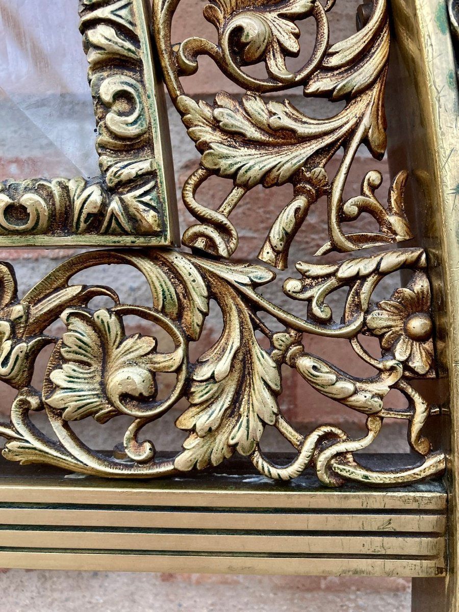 photo buy 19e Eeuws Frans Belle époque Bed En Vitrine Nachtkastjes In Brons, Glas En Ijzer – Set Van 3
